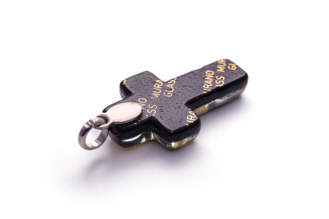 ピアストリーネ　クロス