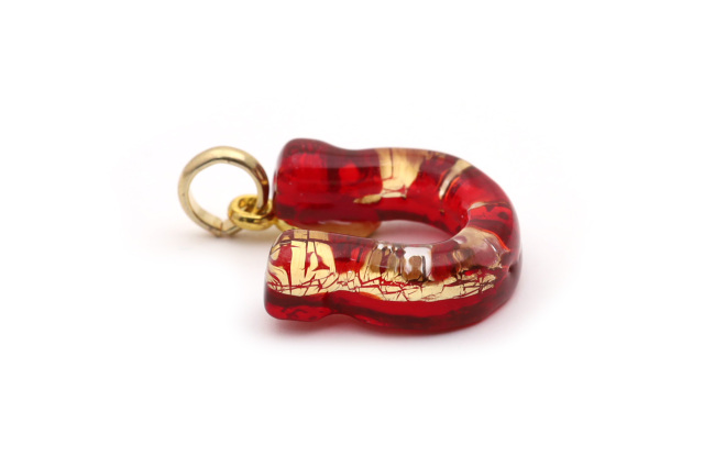 ムラーノグラスペンダント　馬蹄のペンダントトップ