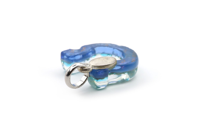 ムラーノグラスペンダント　馬蹄のペンダントトップ