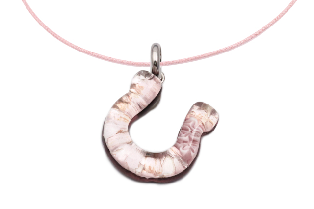ムラーノグラスペンダント 馬蹄のペンダントトップ ライトピンク&シルバー ネックレス付き
