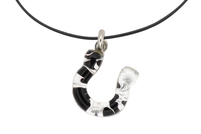 ムラーノグラスペンダント　馬蹄のペンダントトップ