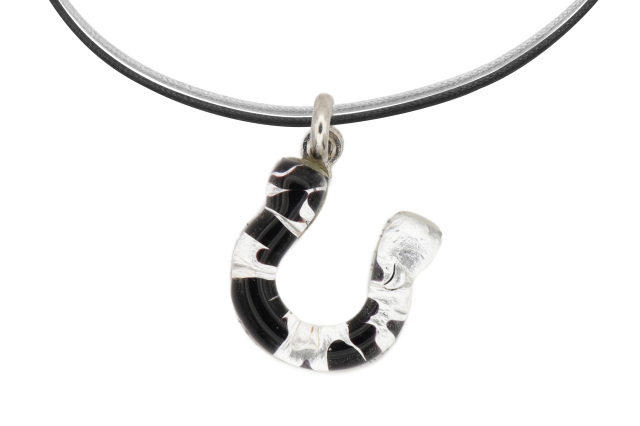 ムラーノグラスペンダント　馬蹄のペンダントトップ