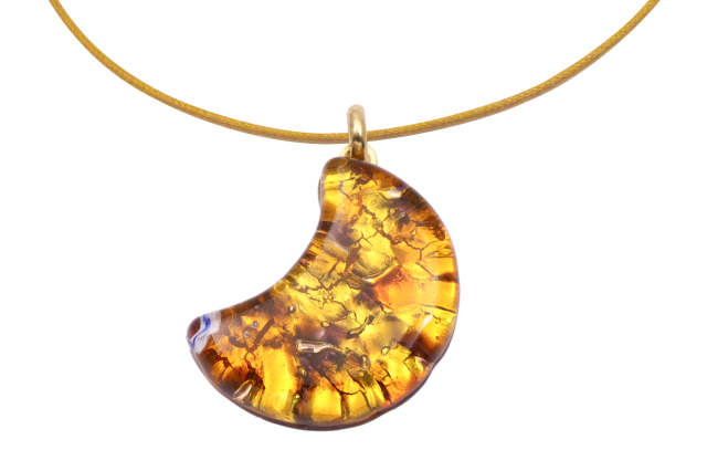 ピアストリーネ　月型ペンダント