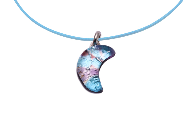 ムラーノグラスペンダント　月型ペンダントトップ18mm　ライトブルー×パープル＆シルバー　ネックレス付き