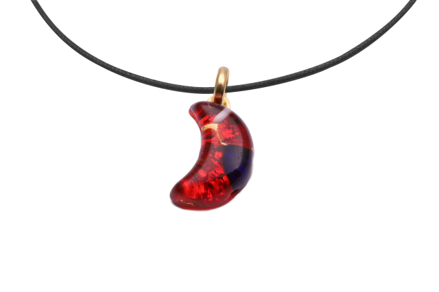 ムラーノグラスペンダント　月型ペンダントトップ18mm　レッド×ネイビー×ホワイト＆ゴールド　ネックレス付き