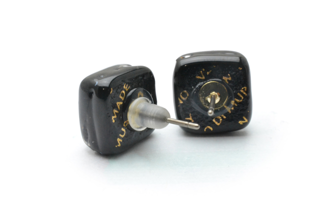 ピアス　スクエア型