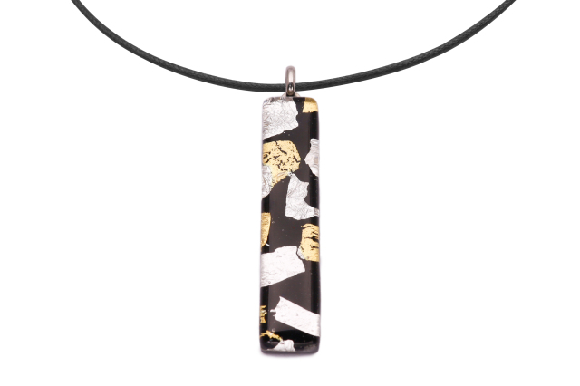 ムラーノグラスペンダント　スクエア型ペンダントトップ50mm×10mm　ブラック×ゴールド＆シルバー ネックレス付き