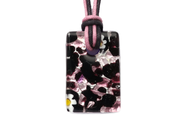 ムラーノグラスペンダント　スクエア型ペンダントトップ30mm×20mm　パープル＆シルバー　フリーサイズネックレス付き
