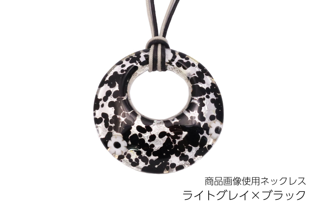 ピアストリーネ　サークル型ペンダント