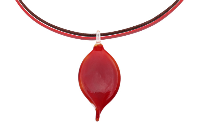 ランプワーク　リーフ型ペンダント