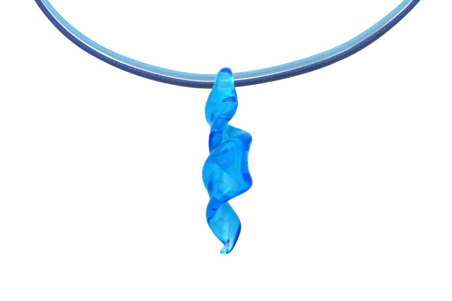 ランプワーク　スパイラル型ペンダント