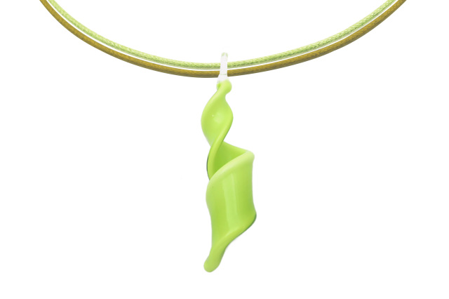 ランプワーク　スパイラル型ペンダント