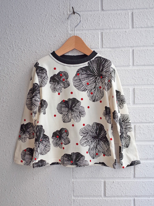 Little creative factory　リトルクリエイティブファクトリー　フラワープリント長袖Tシャツ