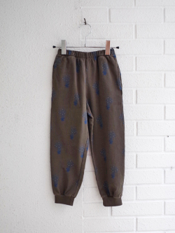 weekend house kids.　ウイークエンドハウスキッズ　Bouquet all over sweatpants　キッズスウェットパンツ