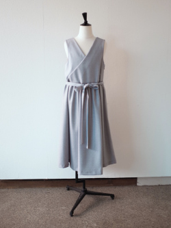 aulutin　ウール切替Vネックジャンパースカート