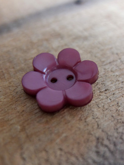 デッドストック ヴィンテージボタン プラスティックお花ボタン Otti オッティ パリやイタリア ベルギーのインポート子供服 インポートセレクトショップ