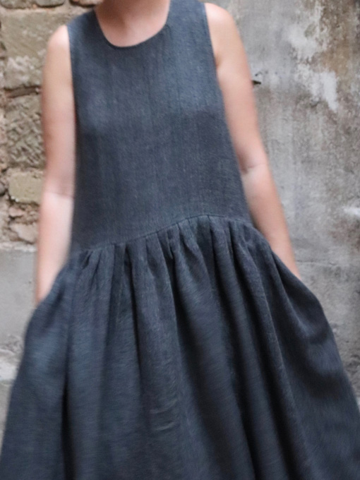 le vestiaire de jeanne VDJ Uniform Flared dress, sleeveless, round 
