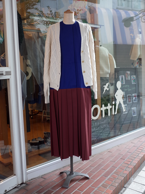 アランニットVネックカーディガン Little Creative Factory リトル