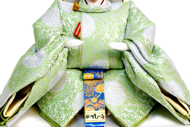 １点物　ワンランク上の正絹　汕頭刺繍　お雛様　吉徳大光　　平飾り 1点物 ワンランク上の正絹 汕頭刺繍 お雛様 吉徳大光 平飾り