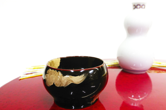 川連塗り漆器 「雲竜 坪型ぐい呑み（本溜）」 秋田 湯沢