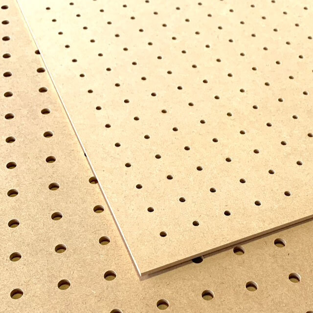 MDF有孔ボード（5φ-25P）4mm厚 600mm×900mm（A品）