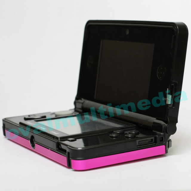 外側がアルミでかっこよく/3DS専用アルミケース