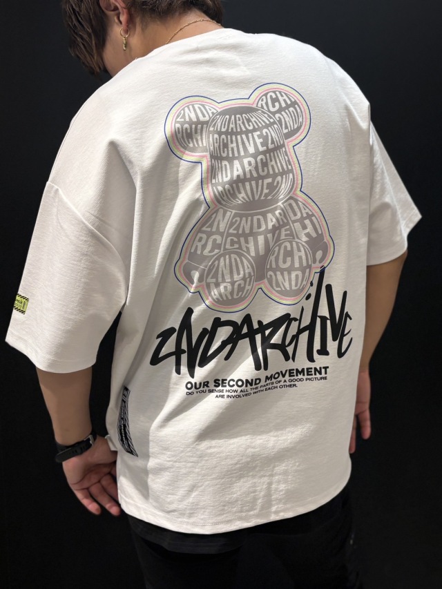 *p(R)ojecT® DVD & Tシャツセット① 2ND ARCHIVE】ロゴ オーロラベアー 半袖Tシャツ(Unisex/ユニ