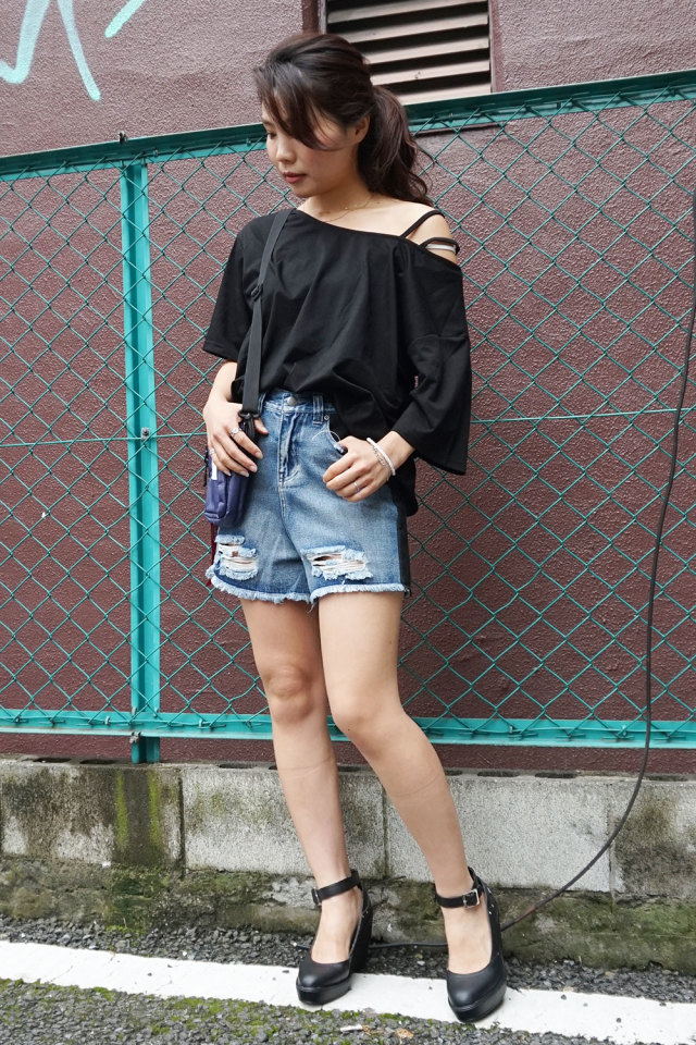 Backs ワンショルダー 肩だし 半袖 Tシャツ 半袖tシャツ レディース 女子 オフショルダー ビッグtシャツ ビッグシルエット ゆったり かわいい オーバー サイズ コーデ ギャル服 韓国 ファッション ゆる 女子高生 中学生 高校生 ブランド ティーンズファッション コーデ Backs ワンショルダー 肩だし 半袖 Tシャツ 半袖tシャツ レディース 女子 オフショルダー ビッグtシャツ ビッグシルエット ゆったり かわいい オーバー サイズ コーデ ギャル服 韓国 ファッション ゆる 女子高生 中学生 高校生 ブランド ティーンズファッション コーデ