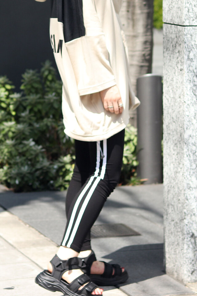 レギンス ライン パンツ ストレッチパンツ レギンスパンツ レギパン ストレッチ レディース レギパンレディース タイト ボトムス 細い 細め ぴったり 薄い カジュアル ブランド きれいめ ファッション 大人カジュアル シンプル 人気 おしゃれ 春夏 春 夏