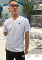 VIOLA rumore ヴィオラ ルモーレ プリント入り Vネック 半袖Tシャツ(Unisex/ユニセックス)