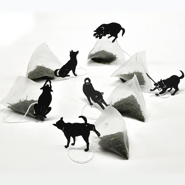 茶しばきいぬ いぬ茶｜静岡緑茶 犬の切り絵のティーバッグ