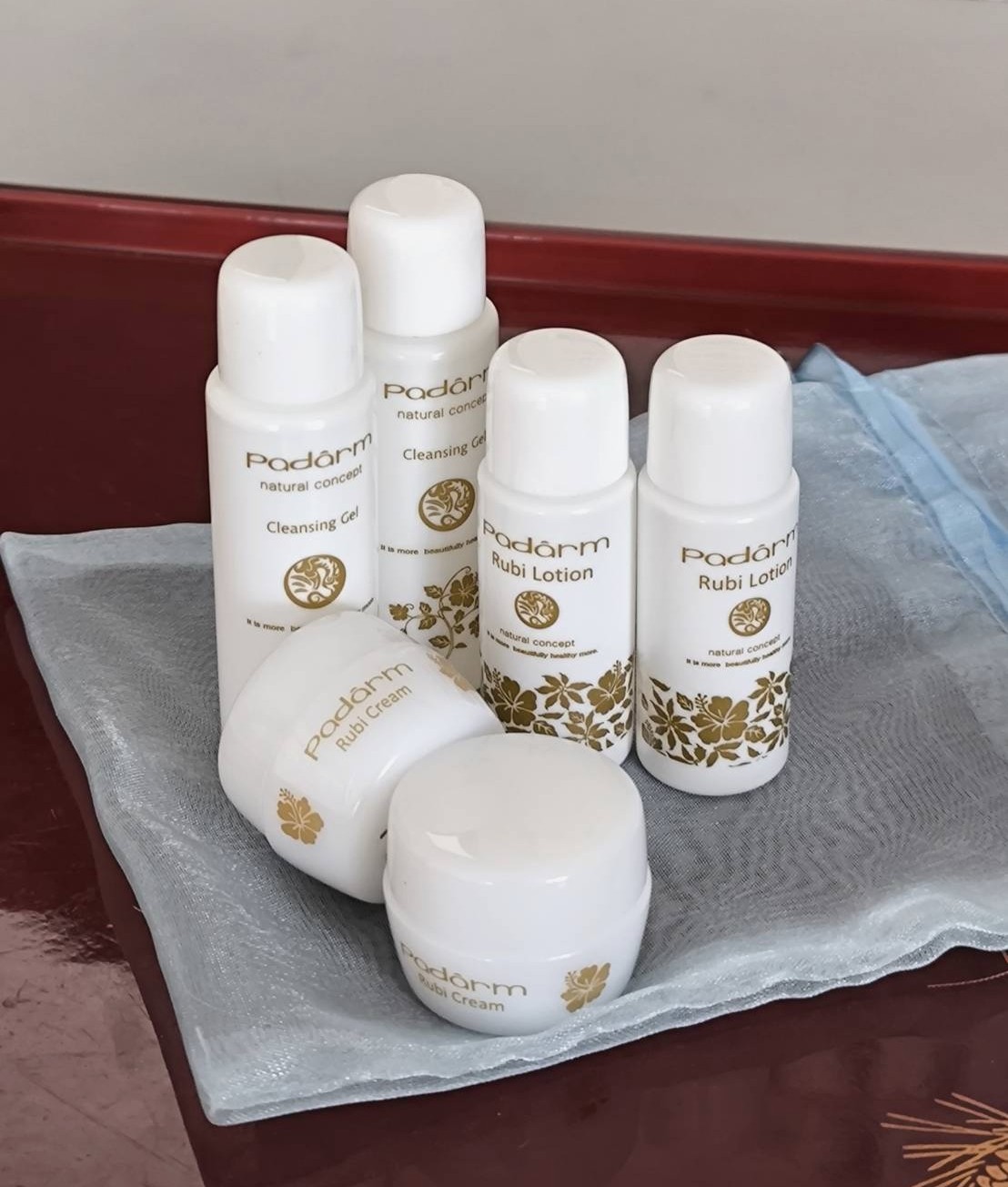 【特別価格！！】ミニスキンケア用品３点セット詰め合わせ