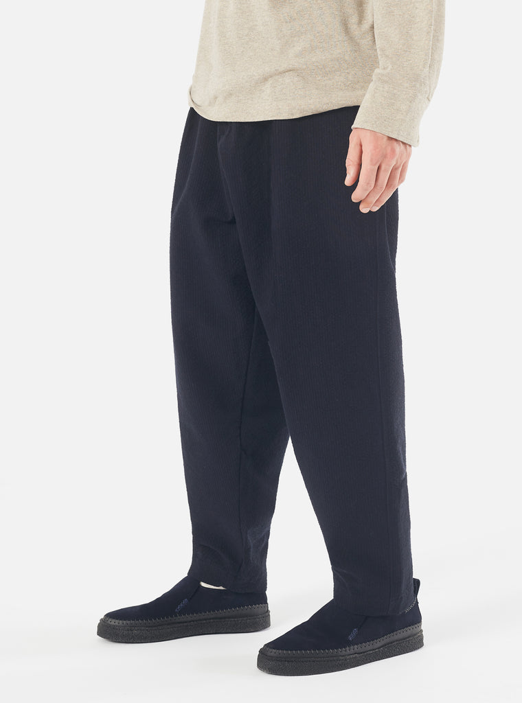 ユニバーサルワークス Universal Works Pleated Track Pant In Navy Wool Cotton Seersucker