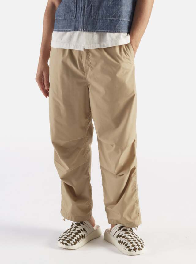 ユニバーサルワークス Parachute Pant In Sand Recycled Poly Tech