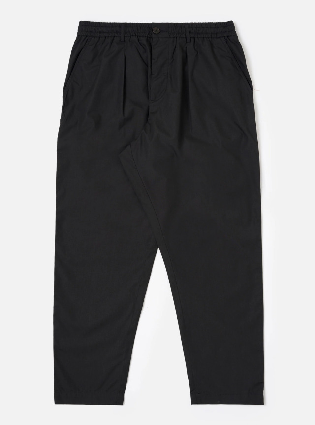 Universal Works. ユニバーサルワークス Black Recycled Polytech Pleated Track Pant