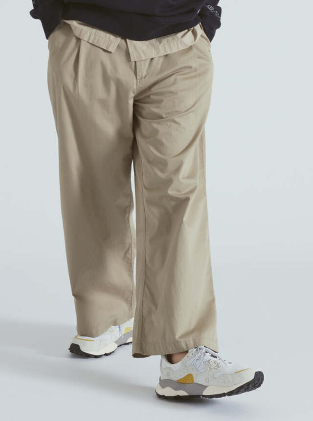 ユニバーサルワークス  Universal Works Sailor Pant In Stone Fine Twill