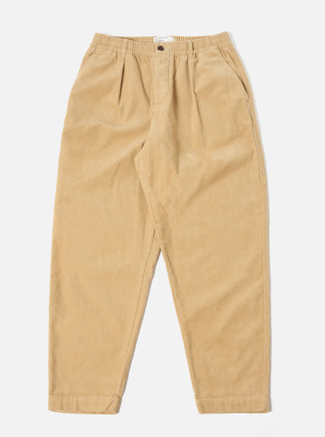 Universal Works. ユニバーサルワークス Pleated Track Pant in Fawn Cord