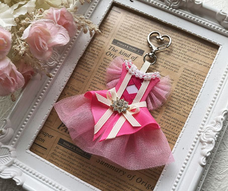 りぼん · ᯅ · ♡様お取り置き№3767　ハロウィンレジン(再販不可) ☆ハロウィンのかぼちゃinおばけちゃん (受注生産) 樹脂粘土