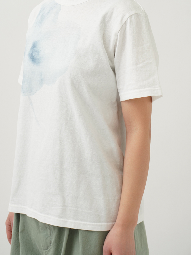 19／－ラフィ天竺花おぼろ柄プリントTシャツ