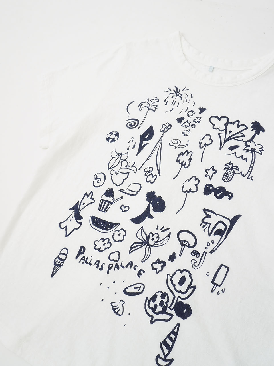 今季パラスパレス　ラフィ天竺夏の吹寄せ柄プリントＴシャツホワイトサイズ2 今季パラスパレス ラフィ天竺夏の吹寄せ柄プリントTシャツ