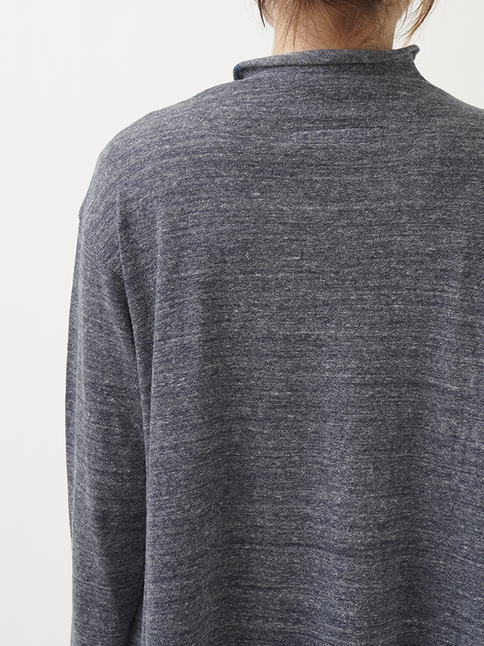 TORA様 19／－ラフィウールガーゼ天竺 ボトル襟フレアプルオーバー