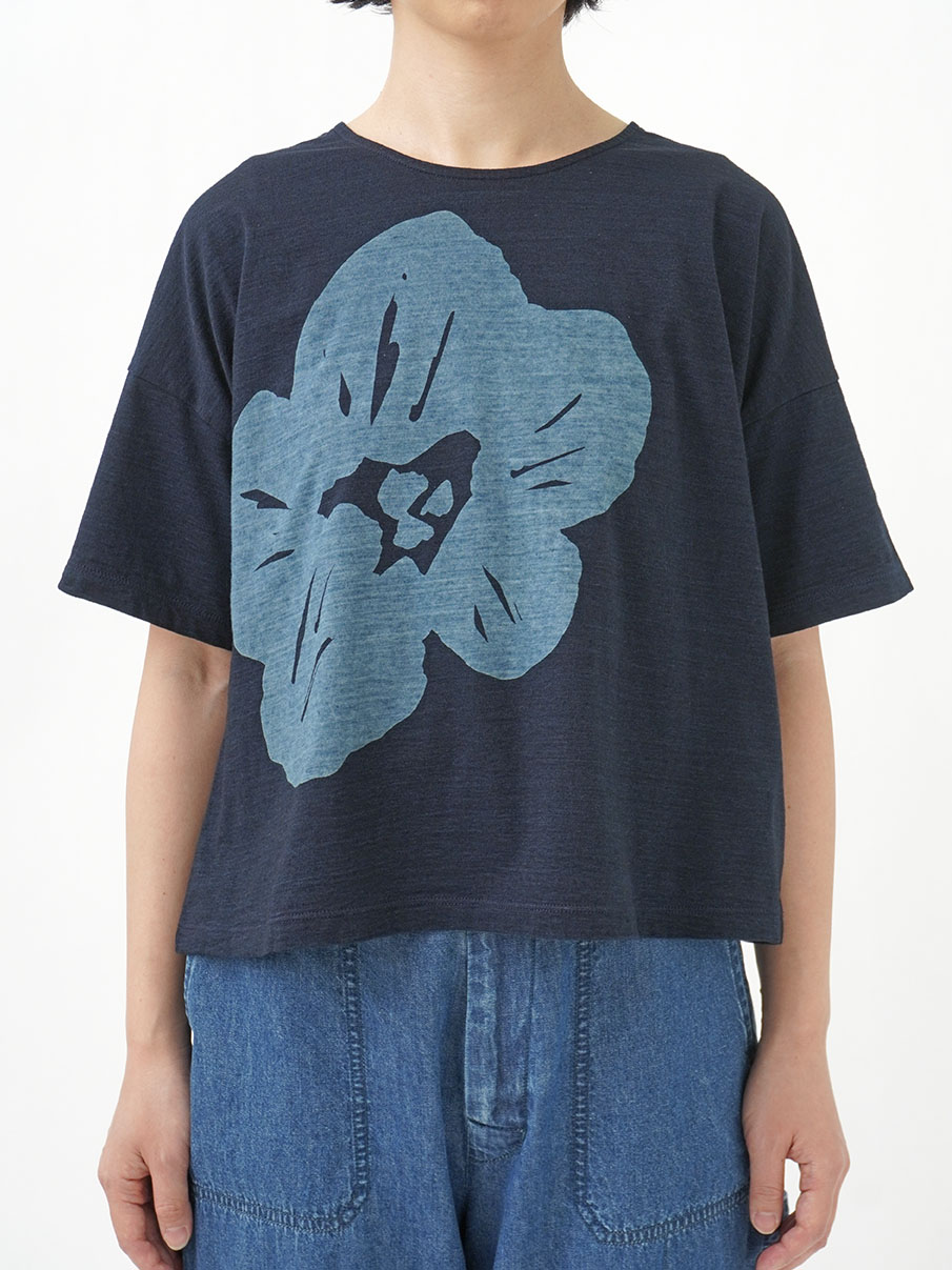 40／－インディゴ天竺 芙蓉柄抜染Tシャツ