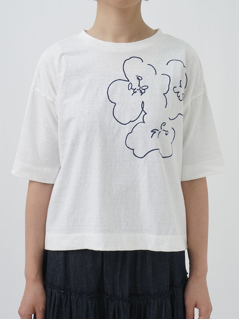 19／－ラフィ天竺 月見草柄プリントTシャツ