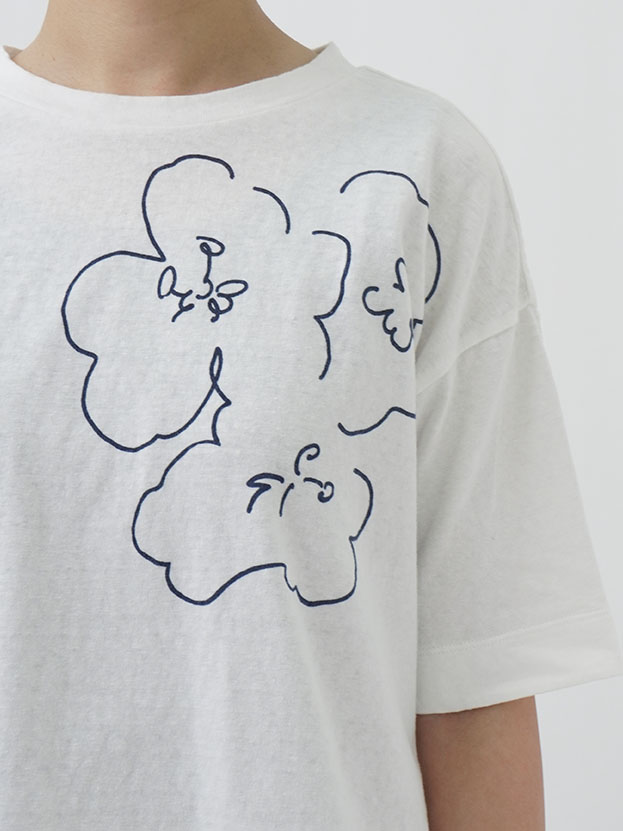 19／－ラフィ天竺 月見草柄プリントTシャツ
