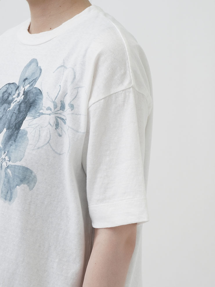 19／－ラフィ天竺 月見草柄プリントTシャツ