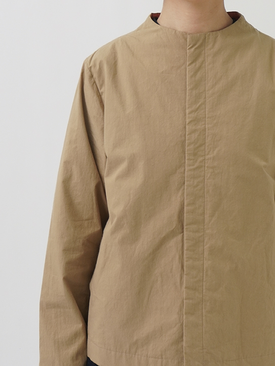 ヘンリーデュアルテベージュ レザー ボタン付きシャツジャケット ヘンリーデュアルテベージュ レザー ボタン付きシャツジャケット