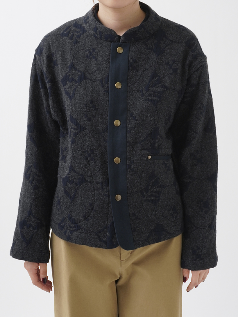 綿ウールジャガード秋海棠柄 表と裏が楽しめるジャケット