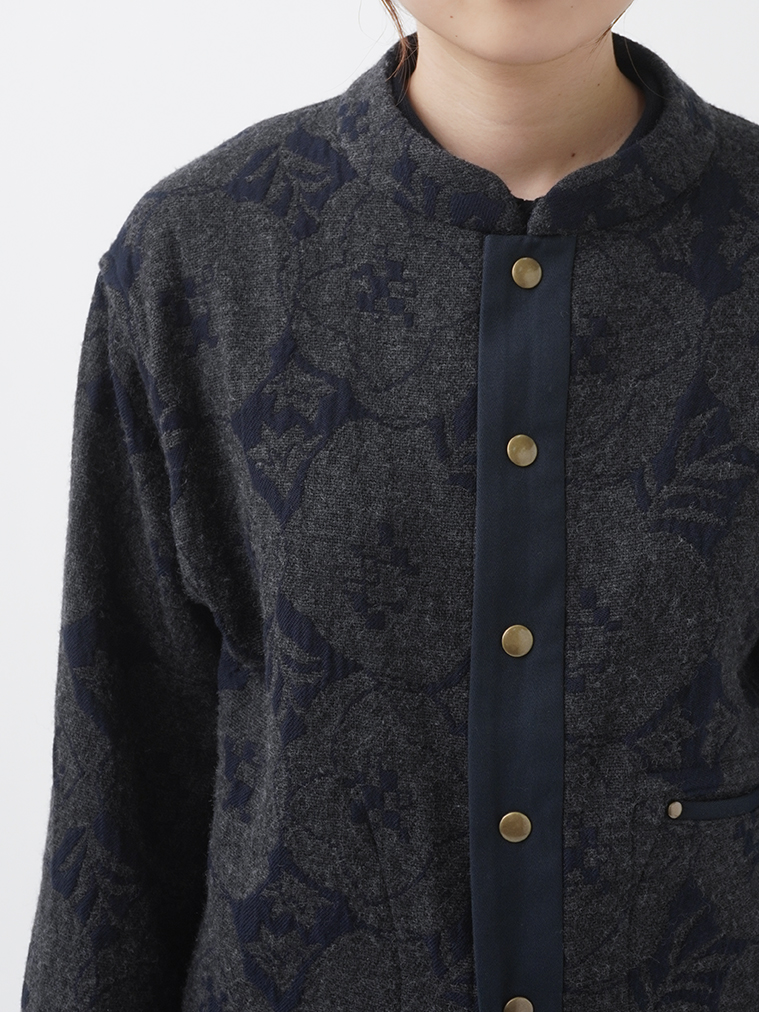 綿ウールジャガード秋海棠柄 表と裏が楽しめるジャケット