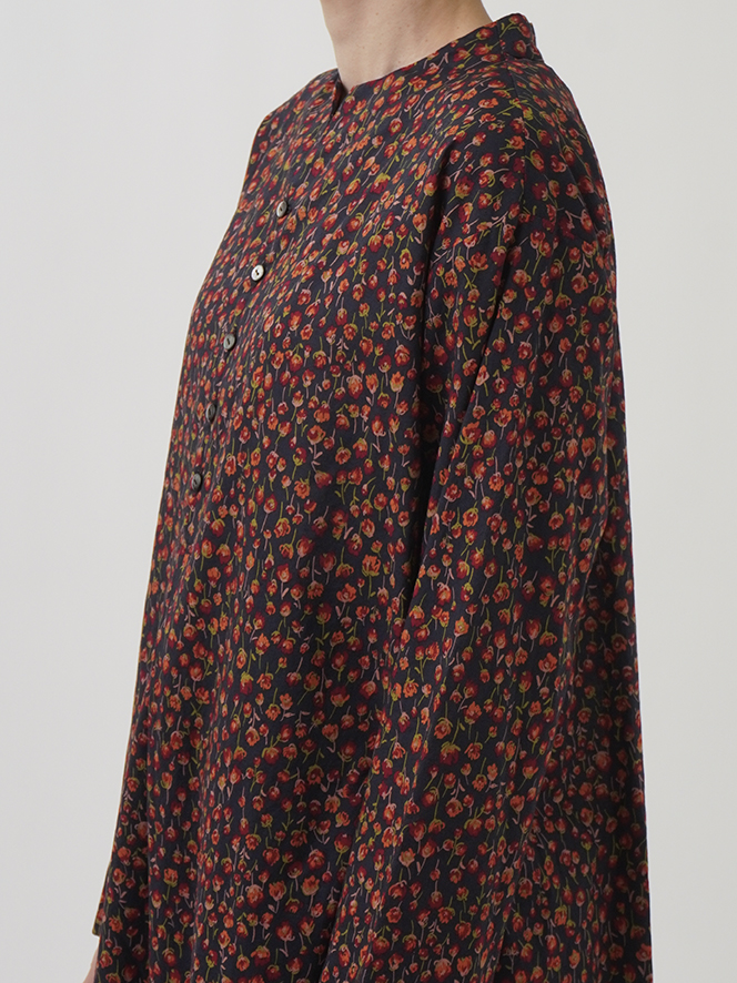 60／－ローン群菊柄 ボトル襟ワンピース