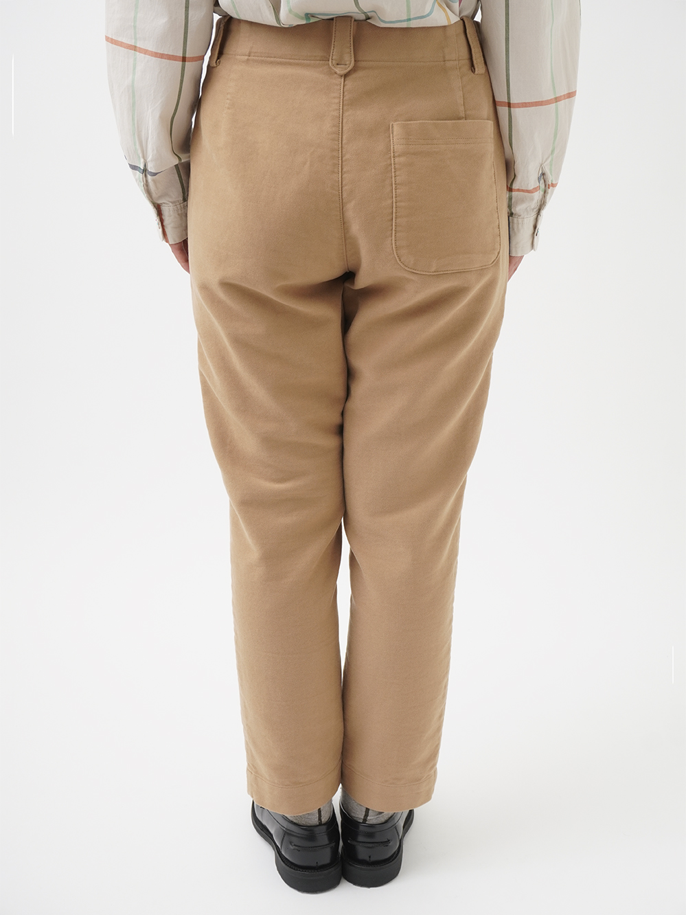 しなやかスエード ラウンドポケットパンツ